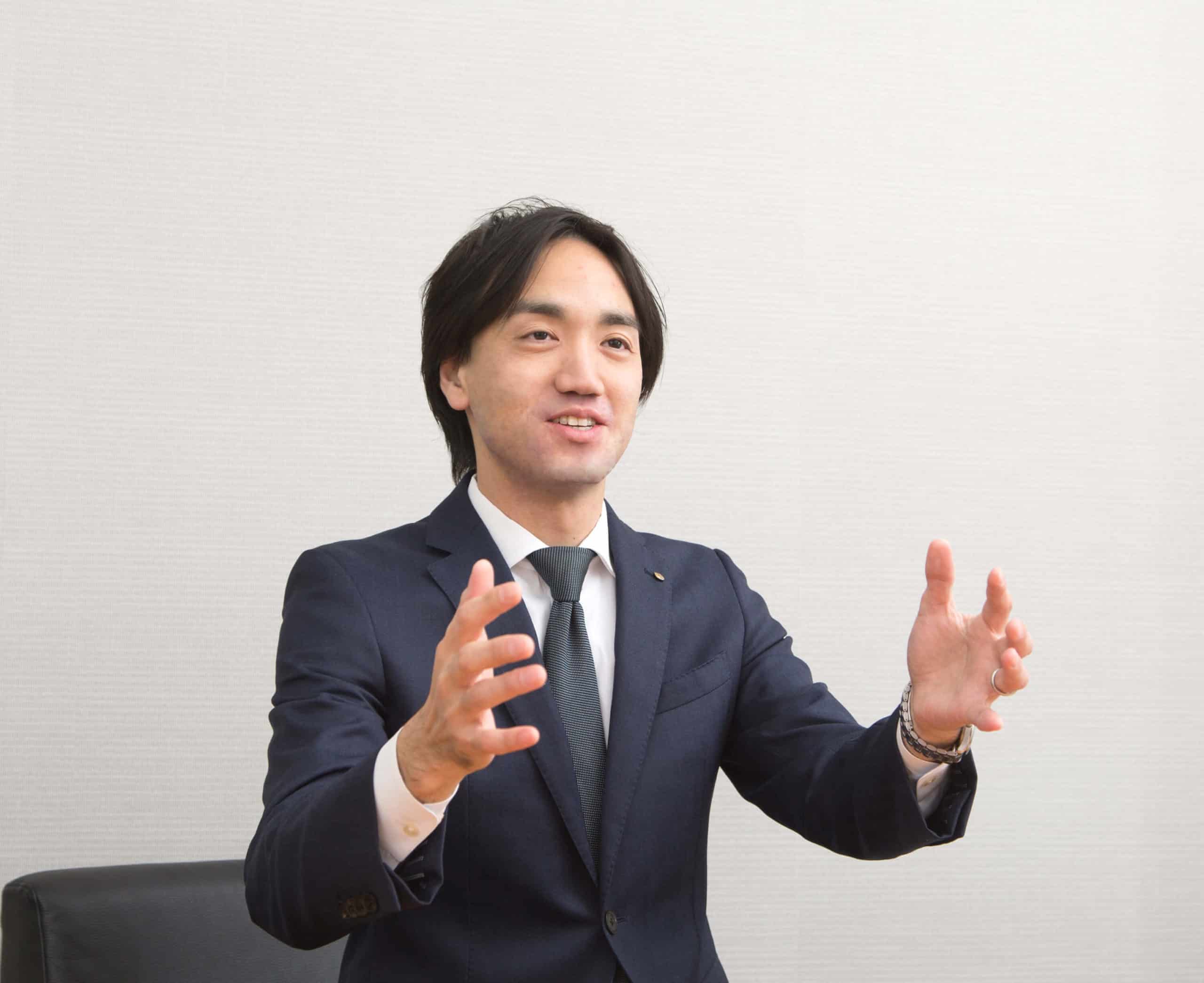 輸入担当マネージャー 岩舘