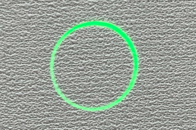 リング型照射をするグリーンレーザーポインターのイメージ